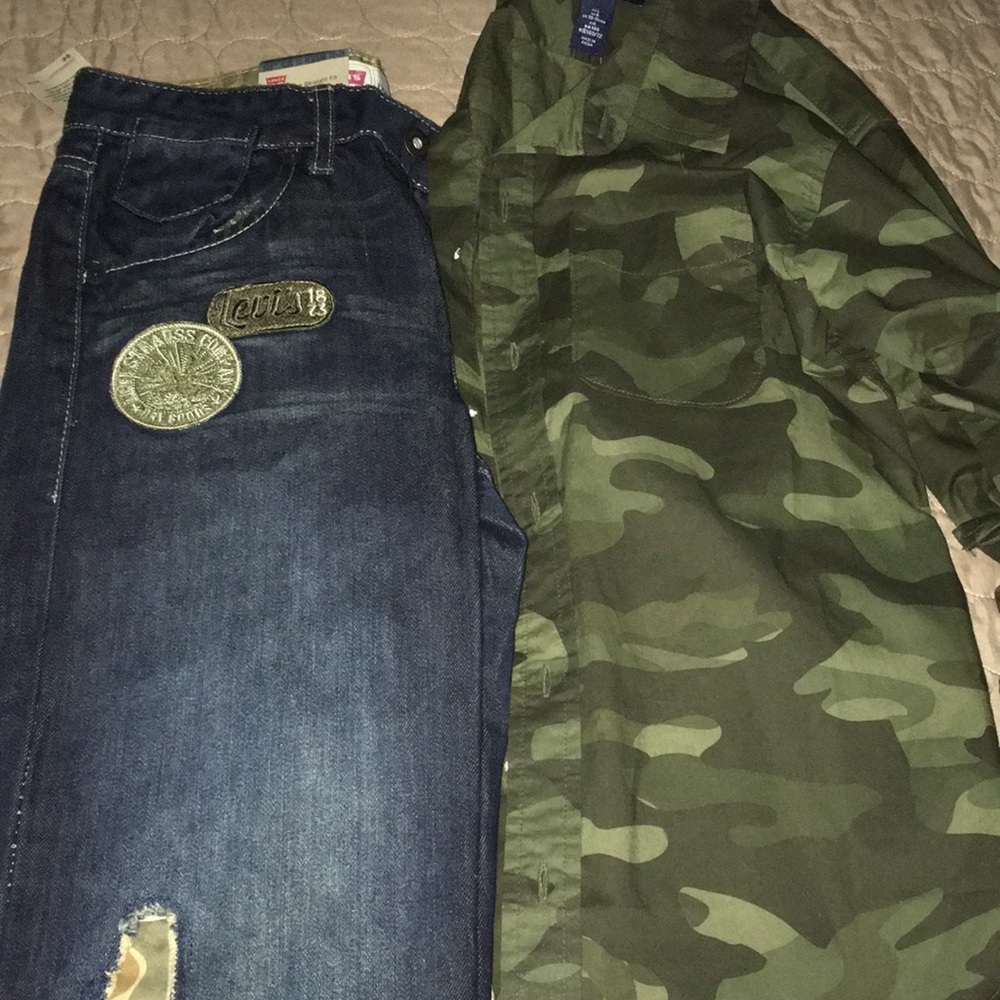 Pair of jeans with shirt